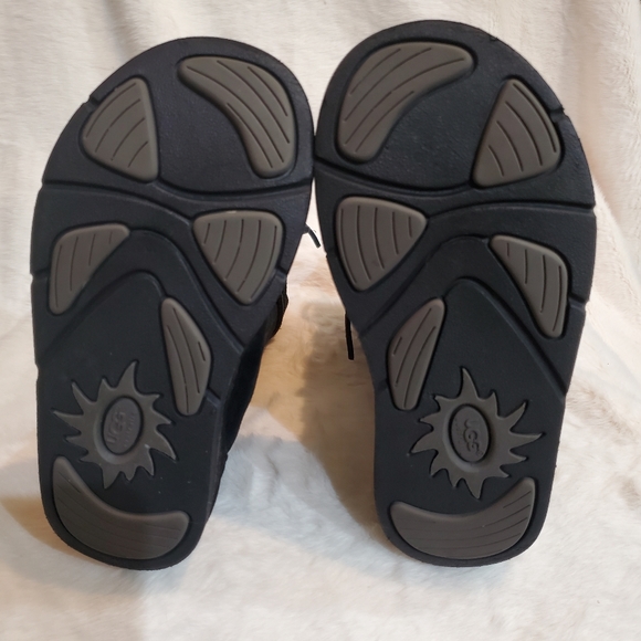 Ugg Suede Lace Up Boots - Picture 7 of 13